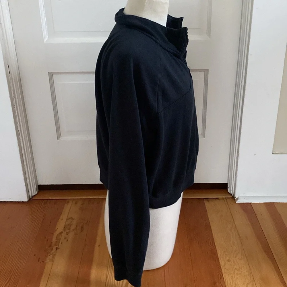 Nike Women's Black 1/4 Zip Cropped Pullover‎ Top Small
